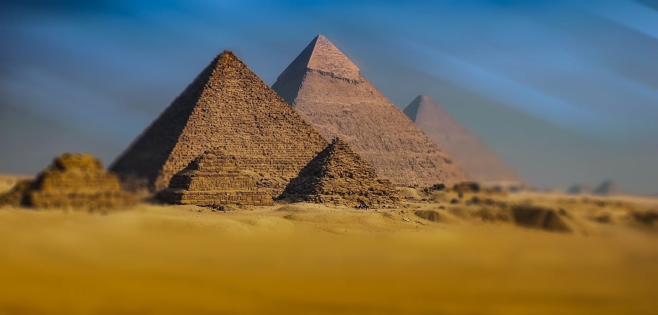 mysterious-great-pyramids-giza