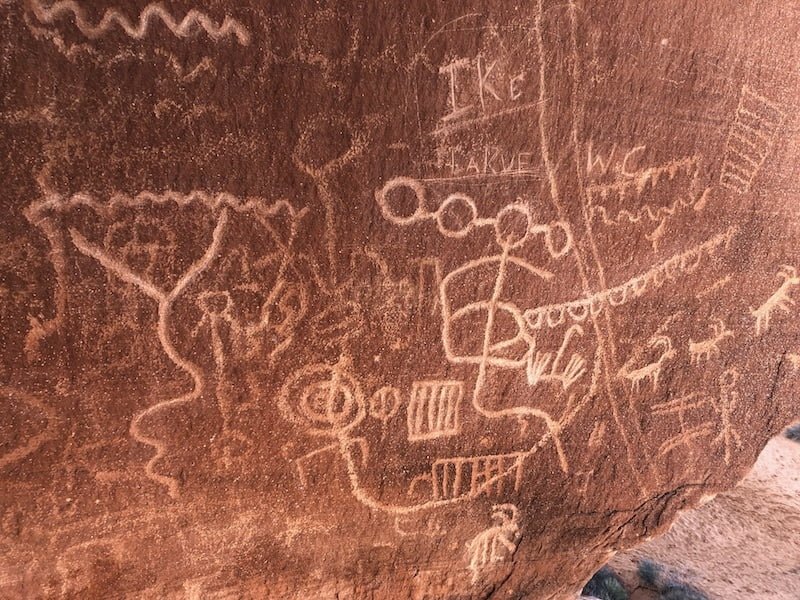 Nevada-Petroglyphs-near-Las-Vegas